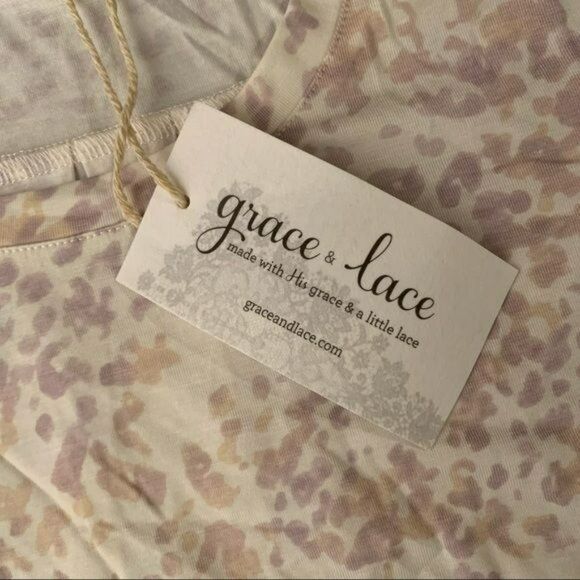 Grace and lace tulip embroidered lace sleeve tee blush pink animal print design - Picture 5 of 8